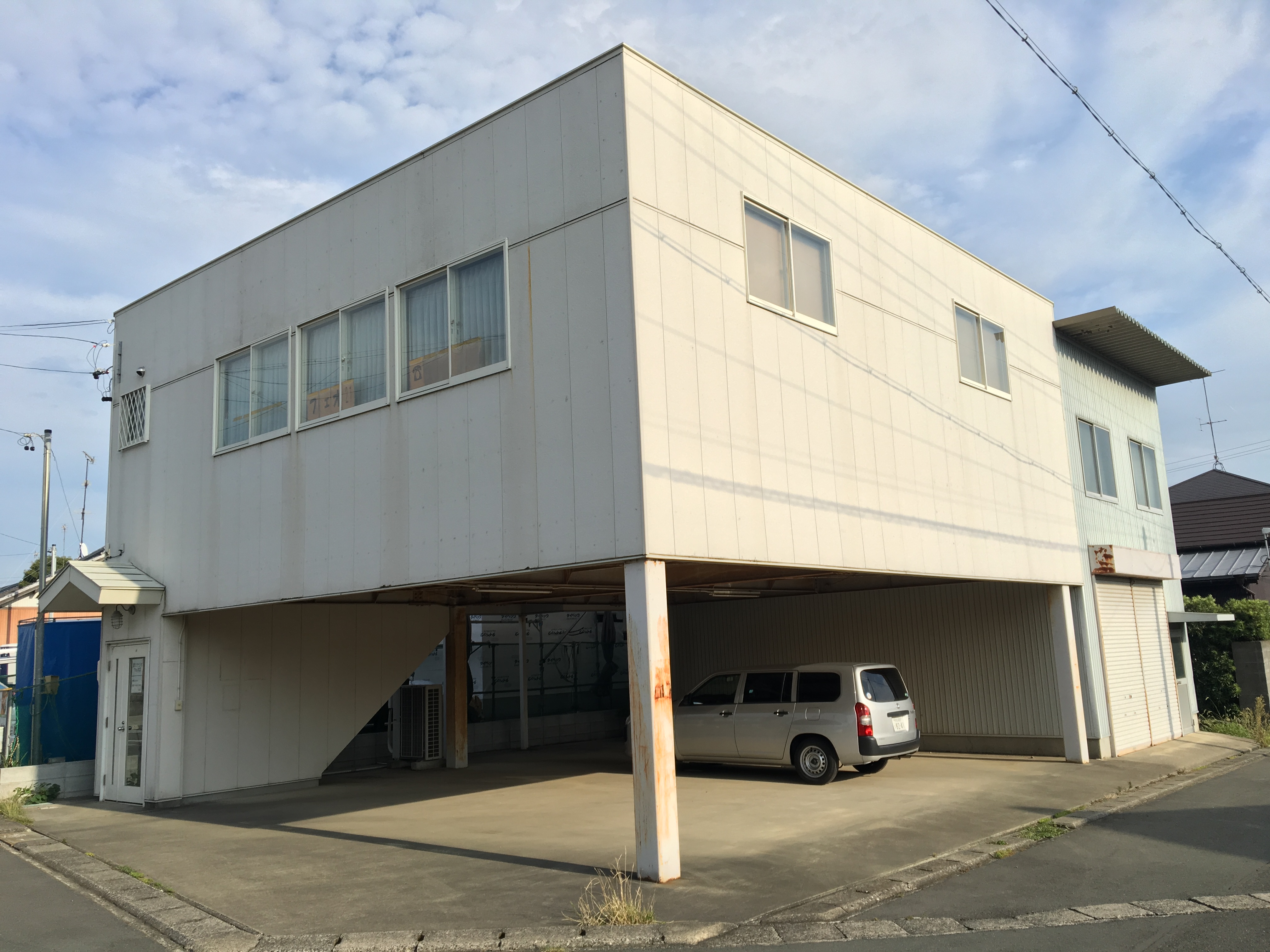 磐田市　弊社事務所兼倉庫　　屋根・外壁塗装